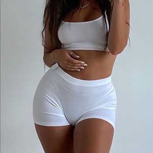 FN Uncomplicated Seamless Shorts